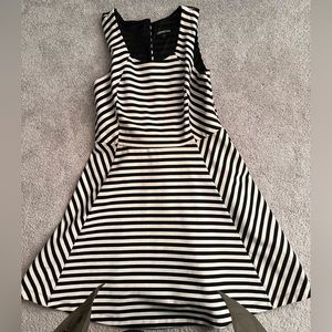 Express striped black and white dress size : L
